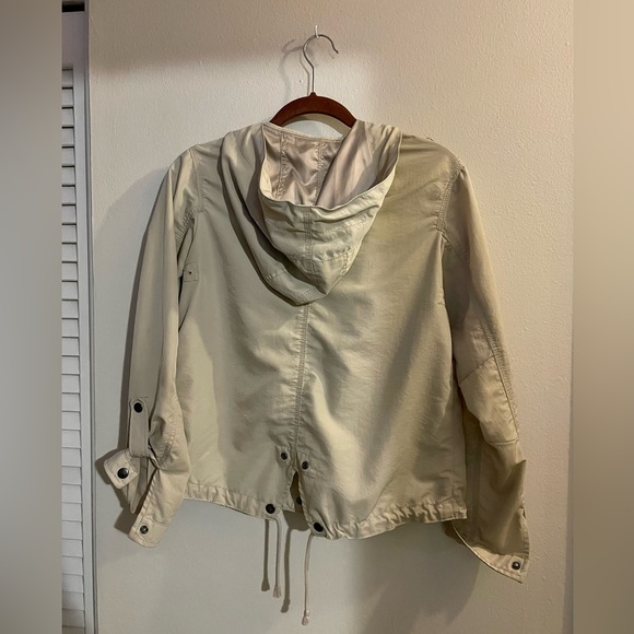 Gap Windbreaker Rainjacket - Picture 2 of 3